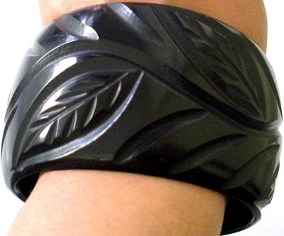 snazzy jazzy - BLACK BEAUTY BANGLE