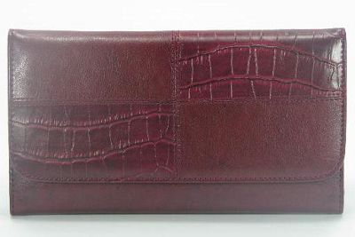 Ladies Croc Classic Wallet 70465 on shopping directory.com.au