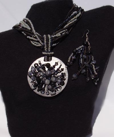 josephine's jewels - LARGE BLACK/GREY BEADED NECKLACE
