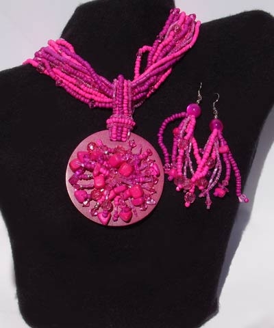 josephine's jewels - PINK BEADED NECKLACE