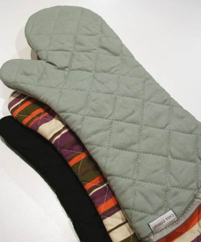 Casa Domani Long Glove Pot Holder