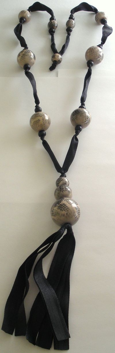 snazzy jazzy - RIBBON BEADS NECKLACE 